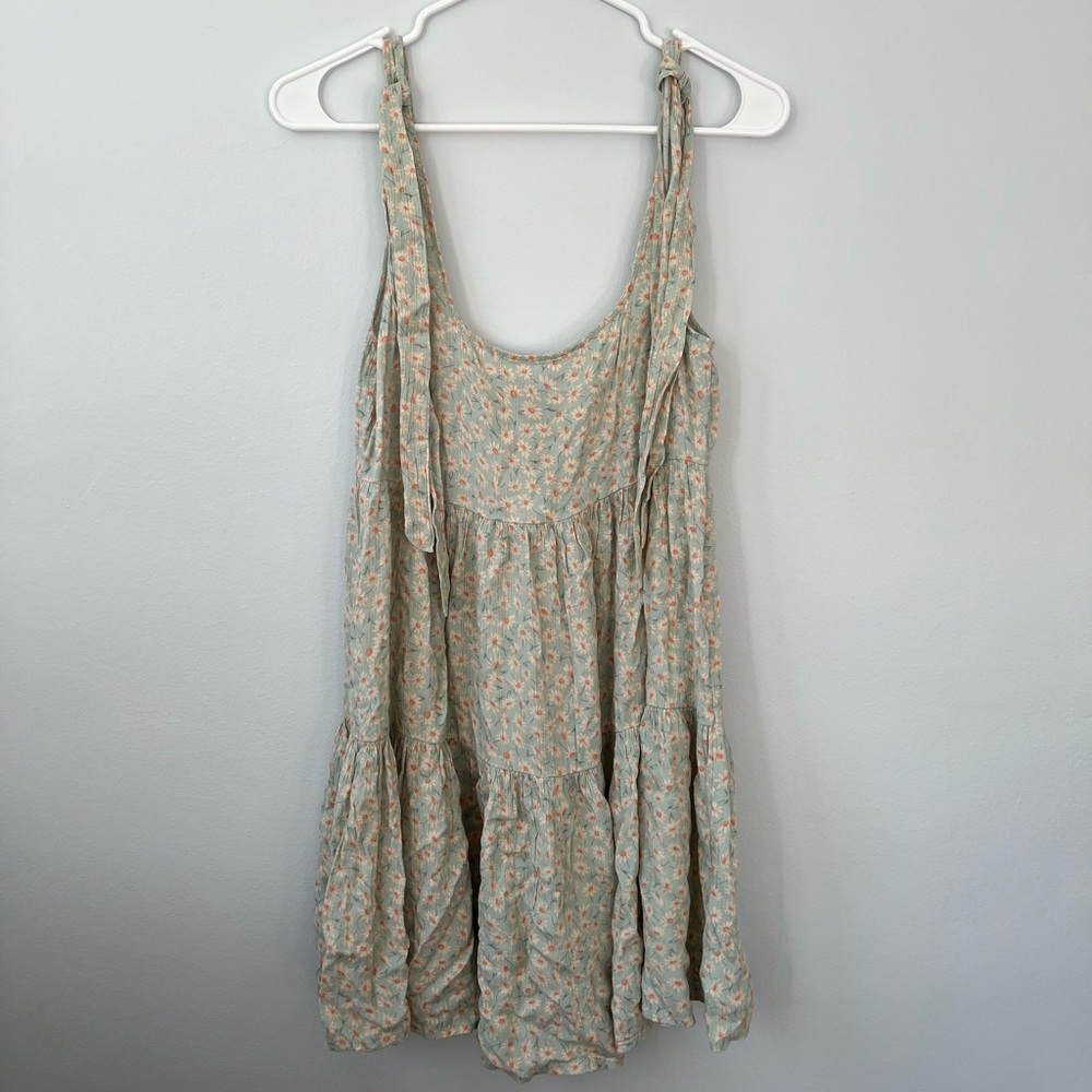 NWT Light Green Daisy Dress